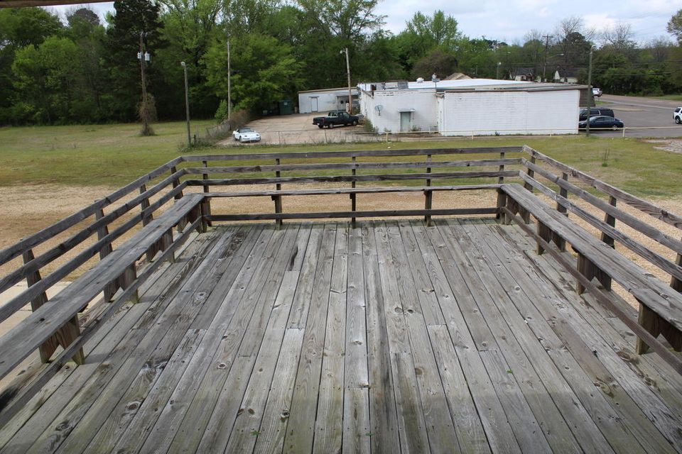 310 Idlewild Rd, Columbus, MS 39702